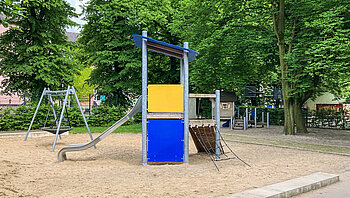 Kita Kleine Riesen Münster Schützenhof - Sandspielplatz mit Klettergerüst